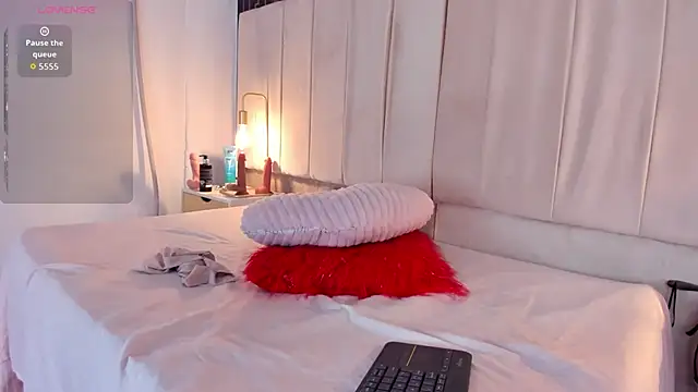 sarita_rouzze webcam