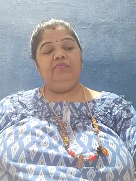 tamilthanushri webcam