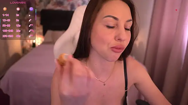 KristiiMax webcam