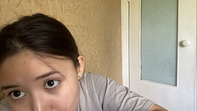 YourMiIa webcam