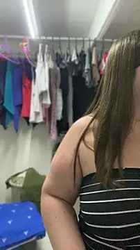 Chloee_Peach webcam