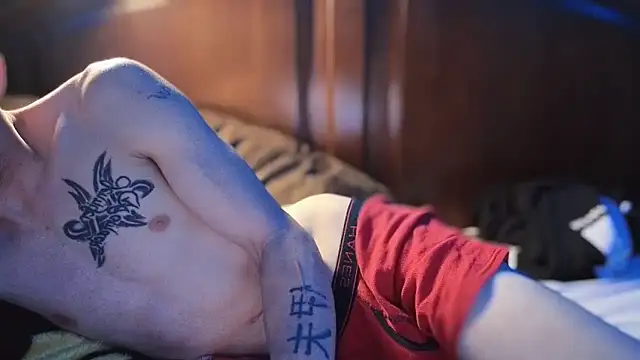 Ilovepussy1911 webcam