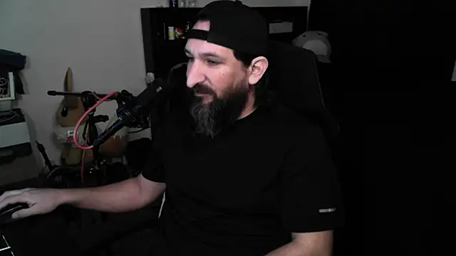 DevilPup75_ webcam