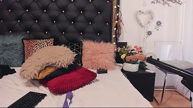 PreciousAillyn webcam