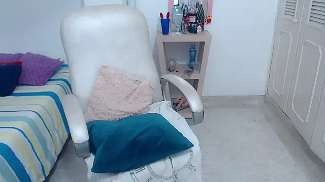 leonela_69 webcam