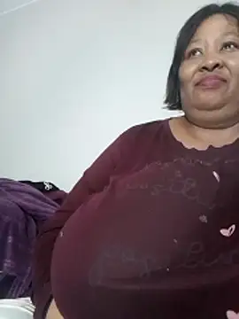 nancy111 (F milf) - Make me squit and cum on my toy