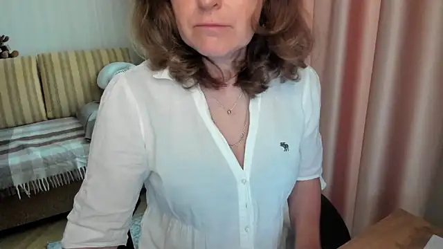 lauraoven - Lauraoven's free webcam - UK Sex Cams