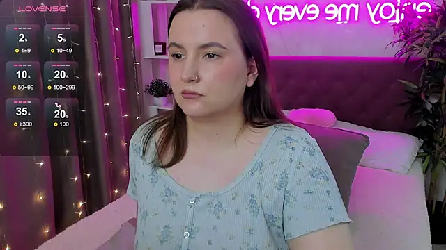FeralPeach webcam