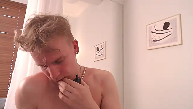 AlexxSweet webcam