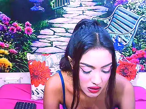 IndianPretty14u2Luv webcam