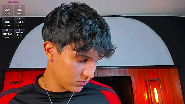 Leo_Savage_ webcam