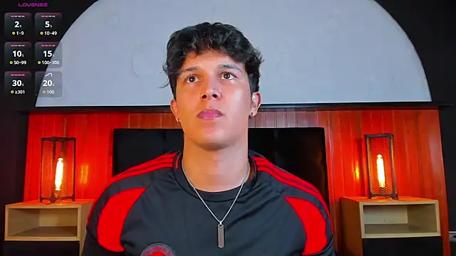 Leo_Savage_ webcam