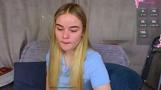 Caroline__white webcam