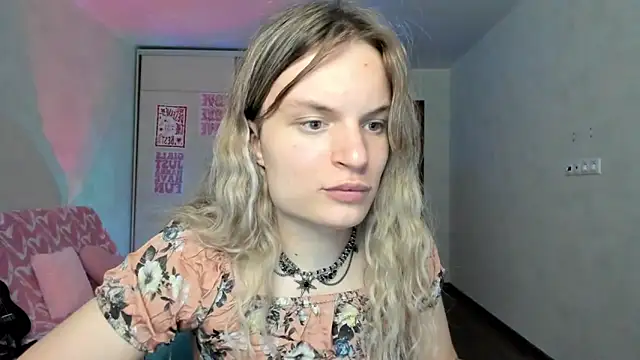 milliKira006 webcam