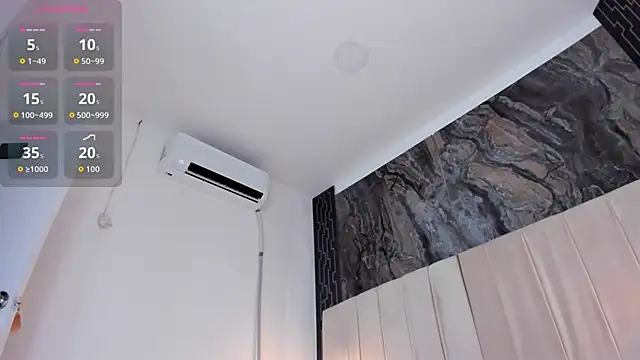 sarita_rouzze webcam