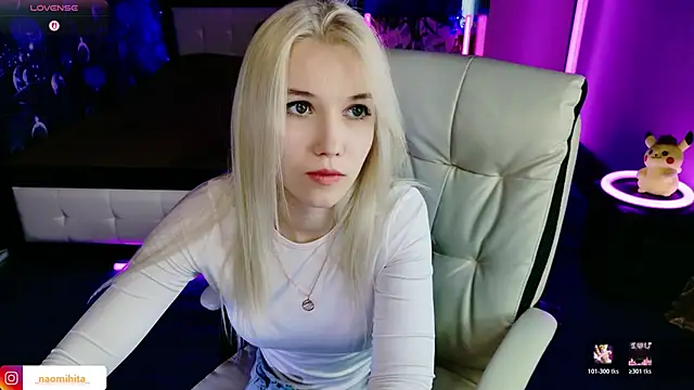 NaomiHita webcam