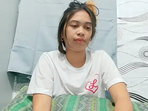 Ursexyasianskinny webcam