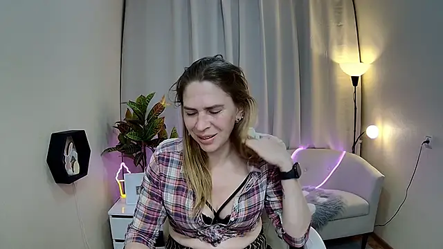TessaDaybreak webcam