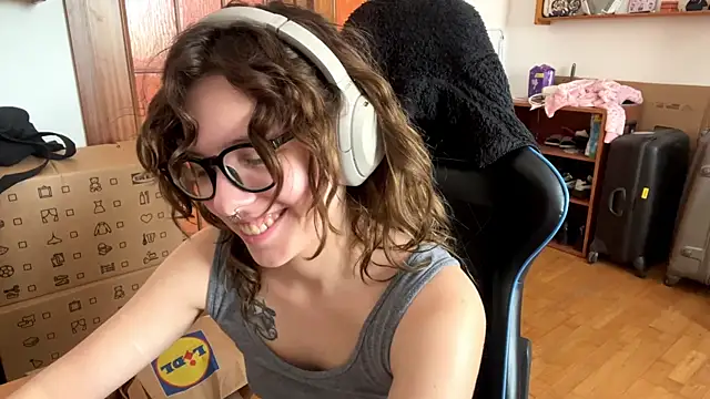 PillowPeachX webcam