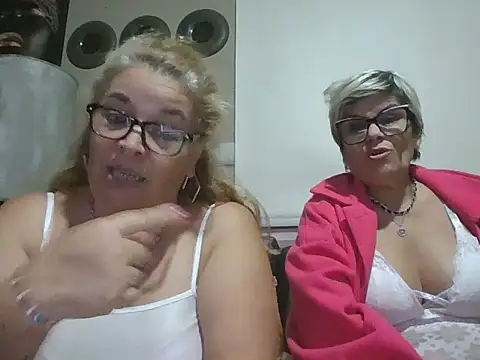 momismilf544 webcam