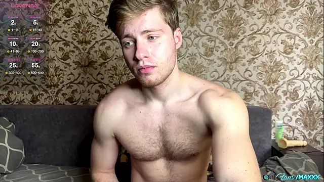 Maxhornyblondieman webcam