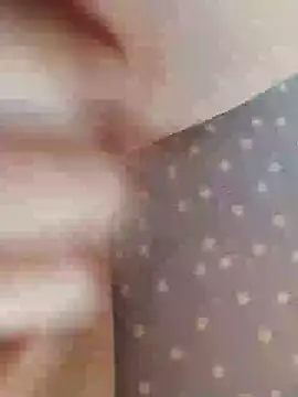 petite_mia webcam
