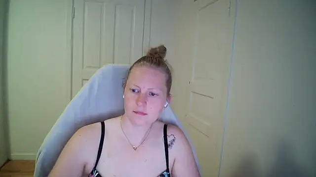 Girlnina-1995 webcam