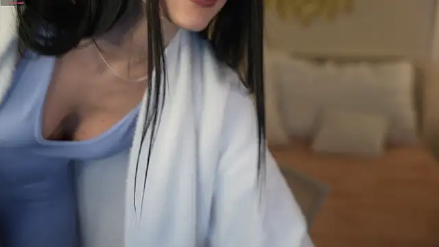 Tina_Breeze webcam