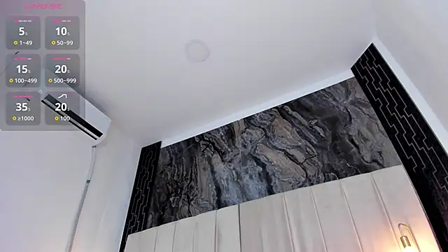 sarita_rouzze webcam