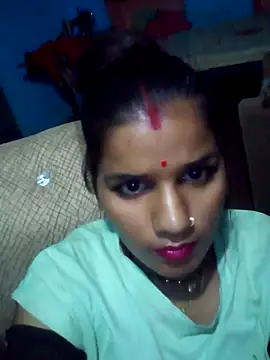 Raveena0990 webcam