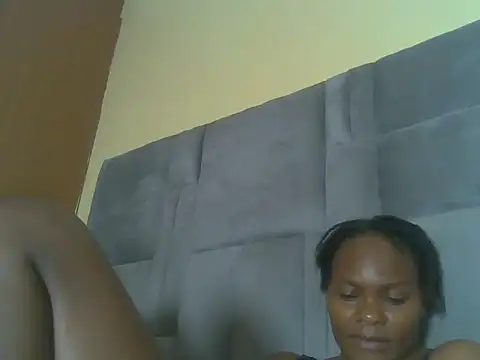 sexyebony13 webcam