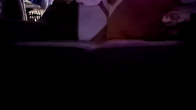 Sniffing_Men webcam