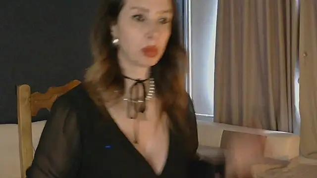 WhiteQueen888 webcam