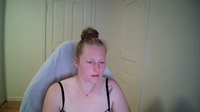 Girlnina-1995 webcam