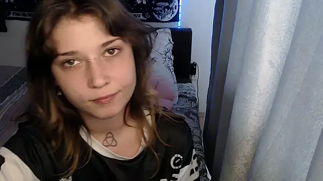AlienforTwenty webcam