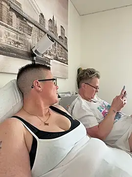 voluptuous-minx webcam