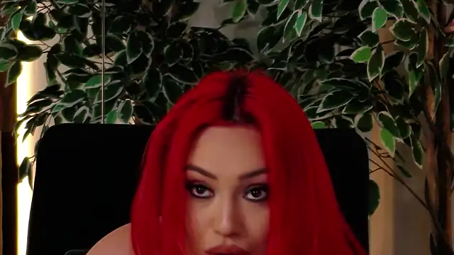 EmyHilton live sex cam