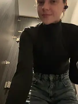ValenciaShock live sex cam