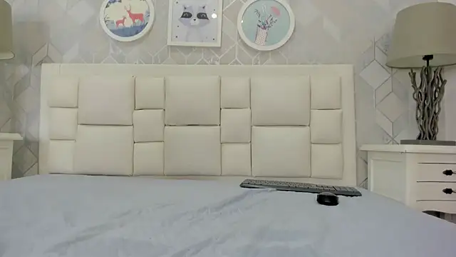 naia_cox webcam
