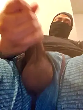 Uncutbrowncock webcam