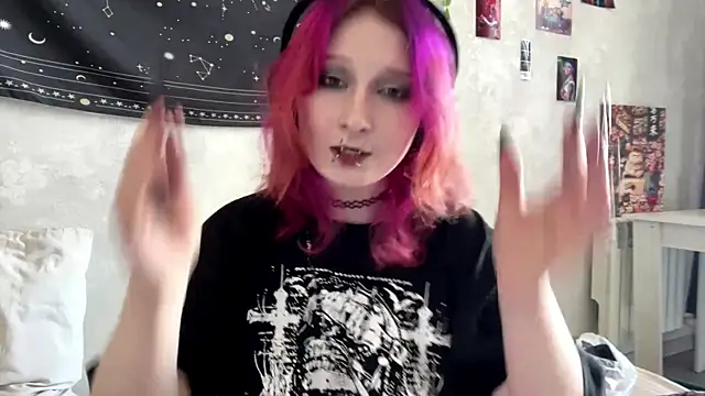 Playful_Vi webcam