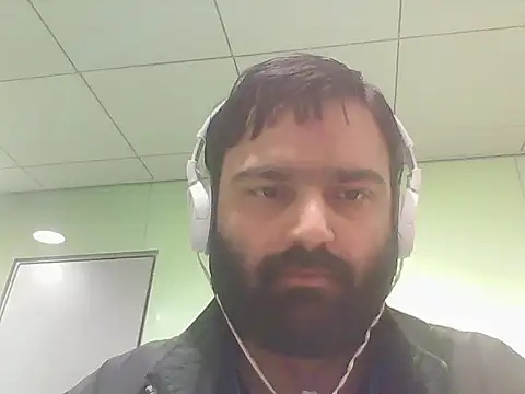 JohnBond009 webcam