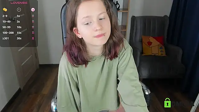 Alina_Mills webcam