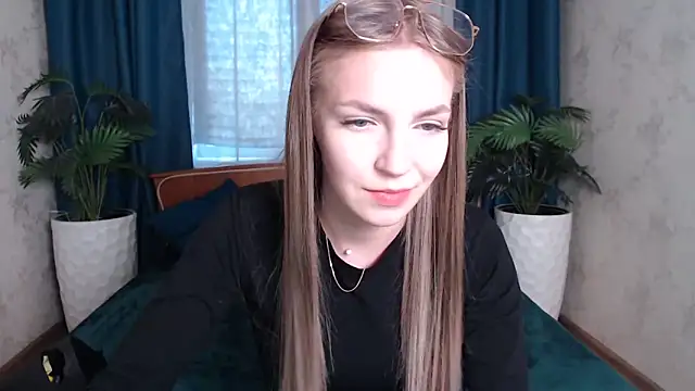 HitGyrl webcam