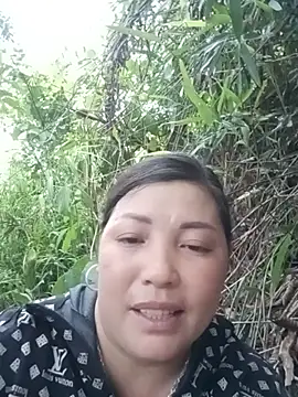 sary-hot2x webcam