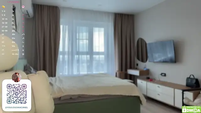 MiaKomoi webcam