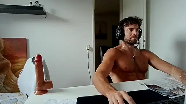 alpha-hunk - Alpha-hunk's free webcam - UK Sex Cams