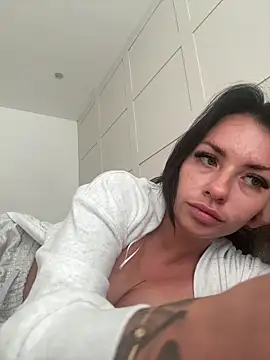 BELLABLACKXUK webcam