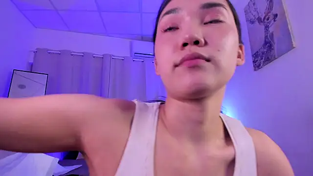 Divine_Madeleine webcam