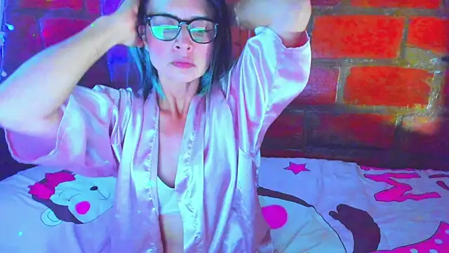 BrianaGarner webcam